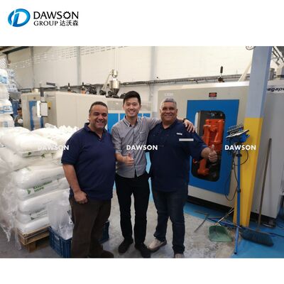 수분 소비량 80 L/MIN 압출 블로우 성형기 금형 플래튼 크기 320 MM 0-5L 오일 병 제조에 적합