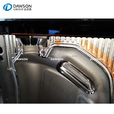 수분 소비량 80 L/MIN 압출 블로우 성형기 금형 플래튼 크기 320 MM 0-5L 오일 병 제조에 적합